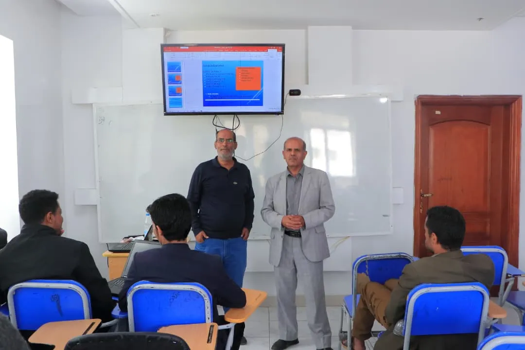 عميد كلية الهندسة وتكنولوجيا المعلومات يدشن الدورة التدريبية المتخصصة في تقييم الطبقات النفطية باستخدام برنامج (IP)