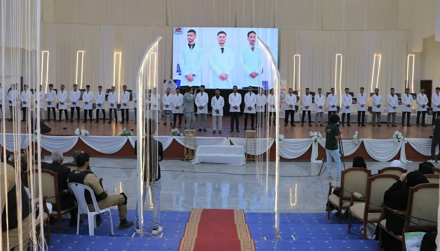 من مقاعد طب الأسنان إلى ميادين المهنة.. الجامعة الإماراتية الدولية تودّع دفعتها التاسعة بكفاءةٍ تُصنع وتميّزٍ يُرى