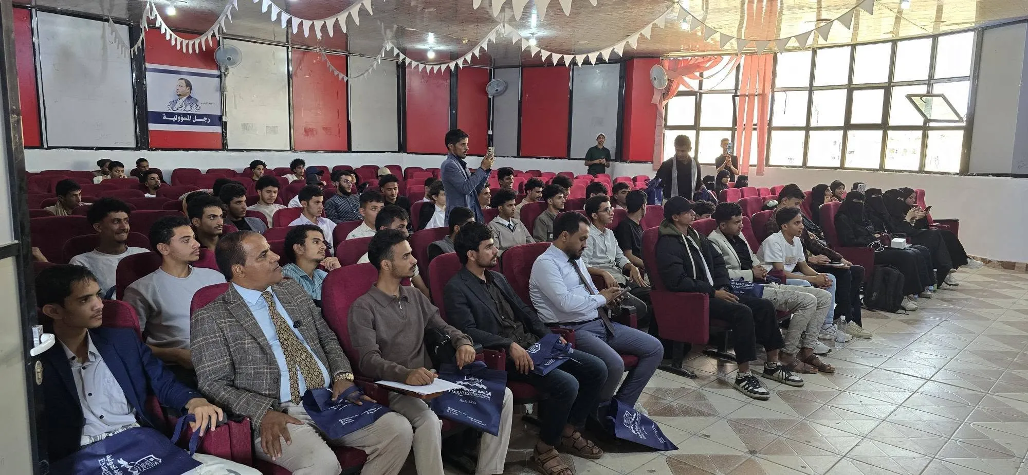 الجامعة الإماراتية الدولية تقيم ورشة: كيف تختار تخصصك الجامعي؟