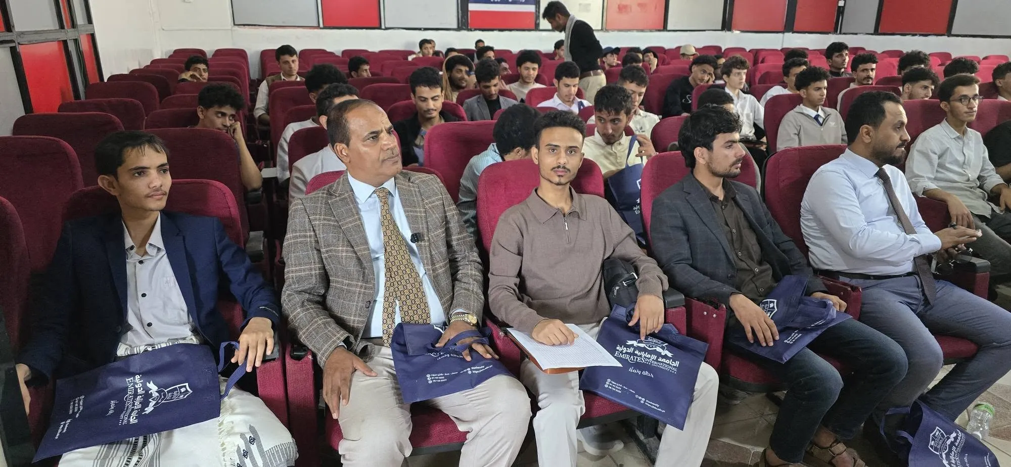 الجامعة الإماراتية الدولية تقيم ورشة: كيف تختار تخصصك الجامعي؟