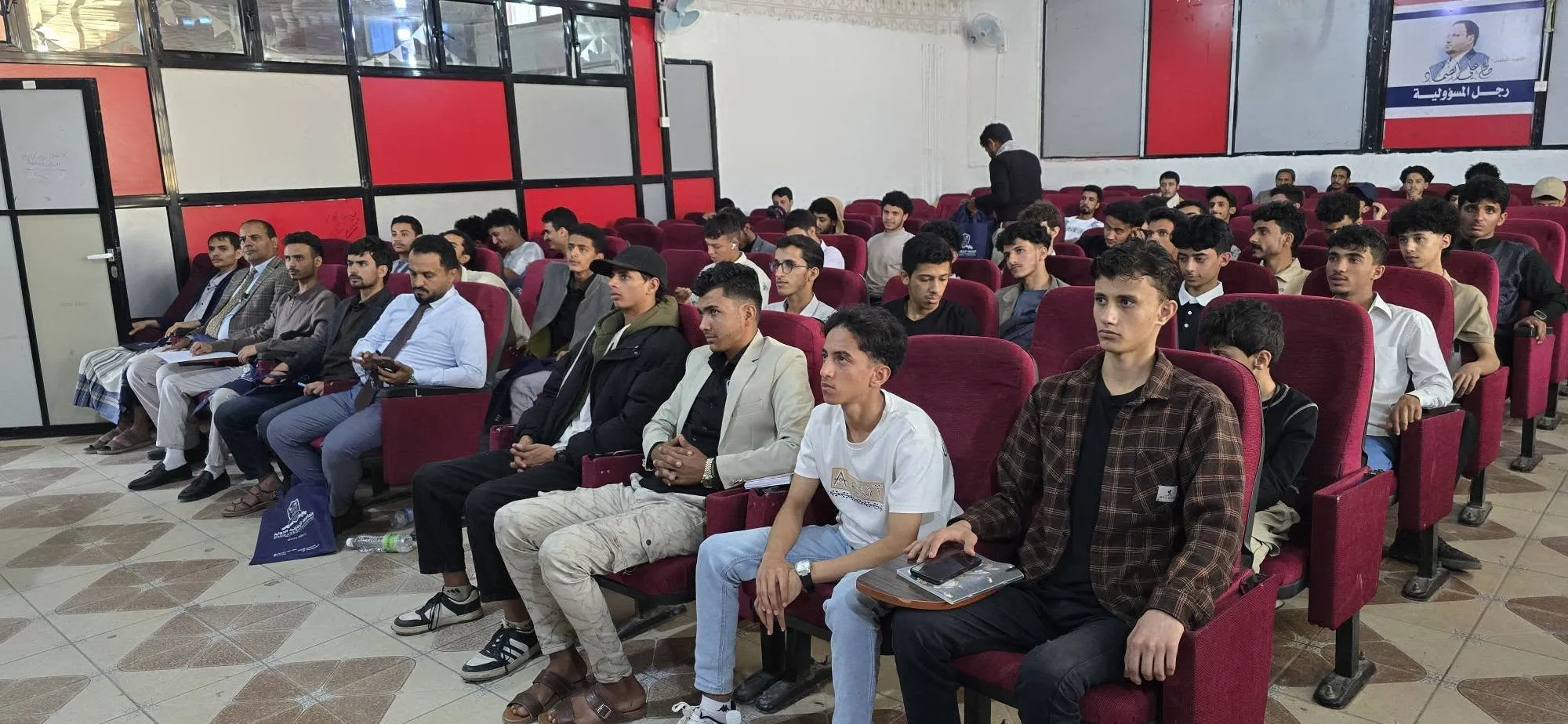 الجامعة الإماراتية الدولية تقيم ورشة: كيف تختار تخصصك الجامعي؟