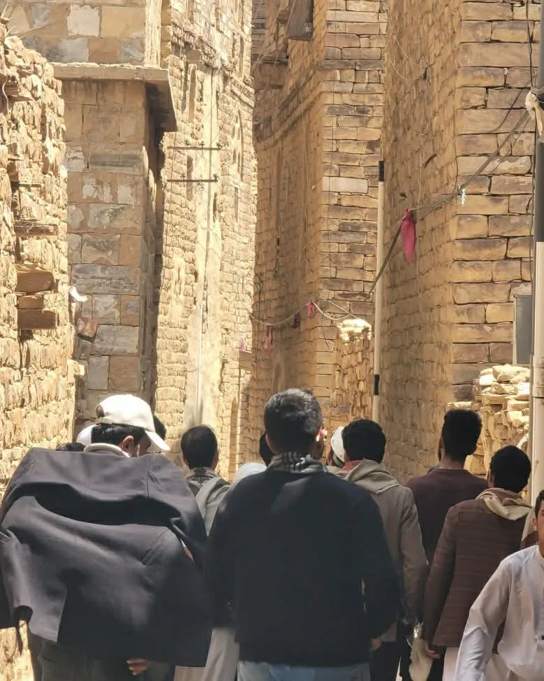 زيارة علمية لطلاب قسم الهندسة المعمارية المستوى الرابع إلى مدينة ثلاء التاريخية.