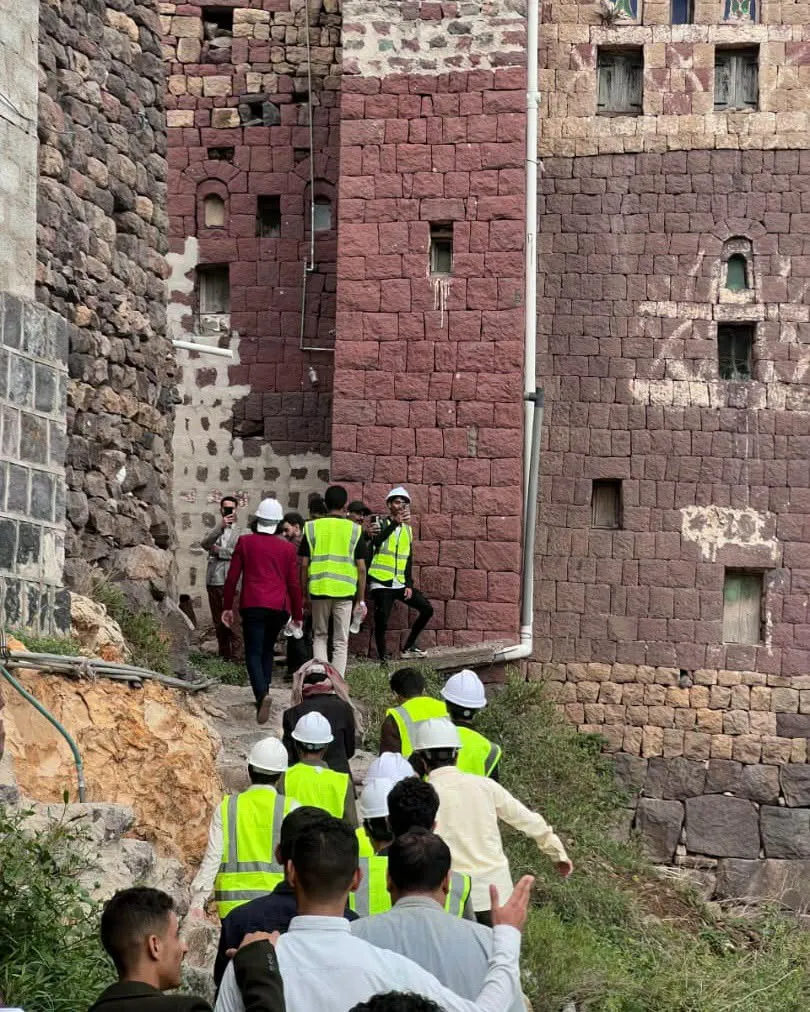 الجامعة الإماراتية الدولية تنفذ زيارة ميدانية لطلاب الهندسة المعمارية والتصميم الداخلي إلى قرية الحطيب.