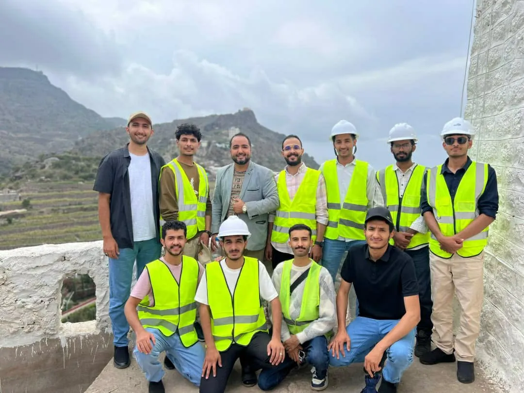 الجامعة الإماراتية الدولية تنفذ زيارة ميدانية لطلاب الهندسة المعمارية والتصميم الداخلي إلى قرية الحطيب.