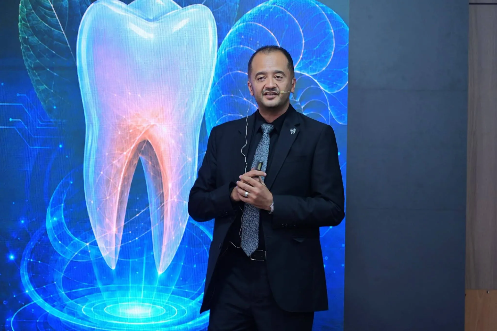 الجامعة الإماراتية الدولية تدشّن الملتقى العلمي لكلية طب الأسنان 2026 بمشاركة أكاديمية وطبية واسعة من داخل الوطن وخارجه