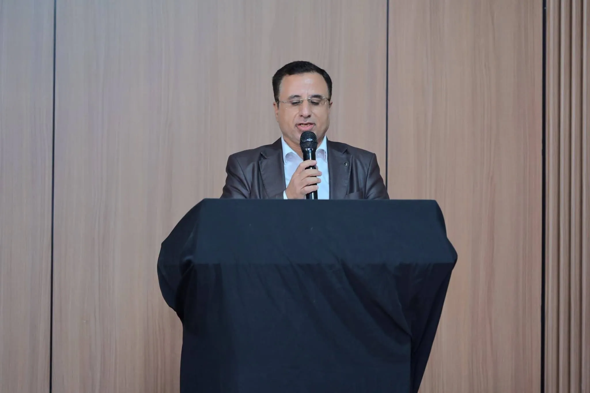 الجامعة الإماراتية الدولية تدشّن الملتقى العلمي لكلية طب الأسنان 2026 بمشاركة أكاديمية وطبية واسعة من داخل الوطن وخارجه