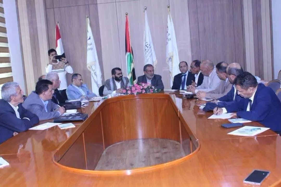 رئيس الجامعة الاماراتية الاستاذ الدكتور خالد صلاح، يشارك في اجتماع موسع، لتعزيز التواصل الاكاديمي الدولي وتوضيح القضايا الوطنية.