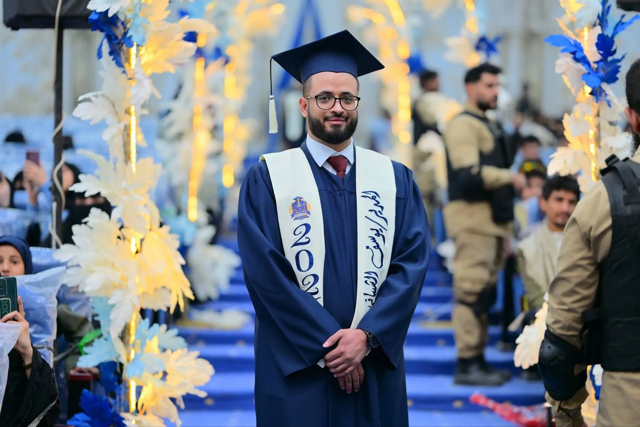 وداع مليء بالفخر والأمل: حفل فني طلابي لتوديع الدفعة الثامنة دفعة روافد وطن من تخصصات تكنولوجيا المعلومات وإدارة الأعمال الدولية