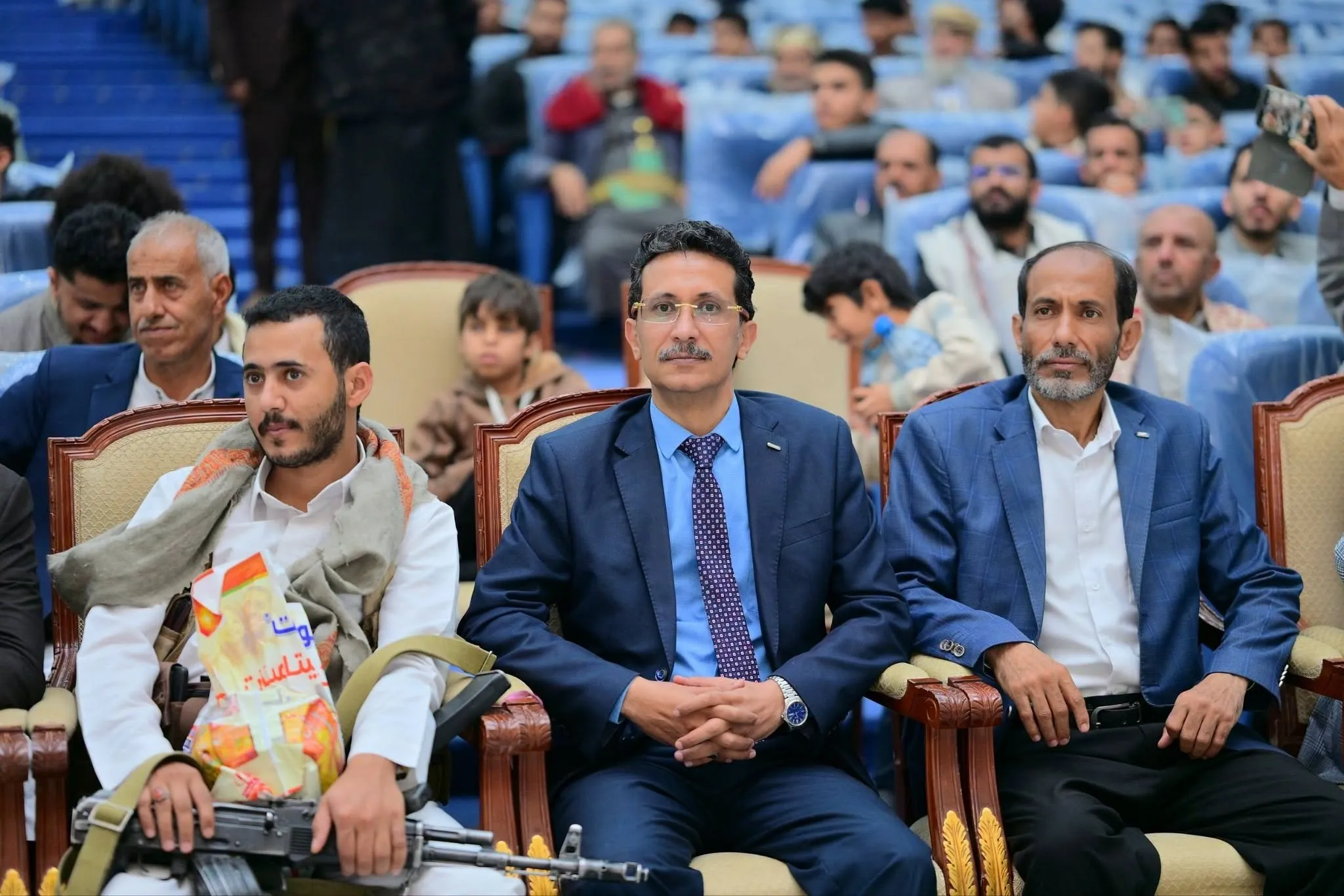 وداع مليء بالفخر والأمل: حفل فني طلابي لتوديع الدفعة الثامنة دفعة روافد وطن من تخصصات تكنولوجيا المعلومات وإدارة الأعمال الدولية