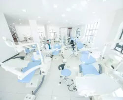 بعد التوسع في معامل كلية الأسنان وزيادة الطاقة الإستيعابية الجامعة تُعلن إستمرار القبول في التخصص