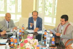 إجتماع موسع لرئاسة الجامعة مع عمادة ورؤساء الأقسام العلمية في كلية الهندسة