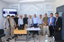 مناقشة مشروع تخرج متميز حول نظام إدارة التجارة الإلكترونية "يمن زون" لطلبة من قسم تكنولوجيا المعلومات