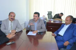الأمين العام يلتقي عمادة ورؤساء أقسام كلية الطب والعلوم الصحية لمناقشة احتياجات تطوير العملية التعليمية