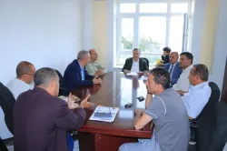 رئيس الجامعة يلتقي عمادة ورؤساء أقسام كلية الهندسة وتكنولوجيا المعلومات لتقييم الأداء الأكاديمي والإداري في الكلية