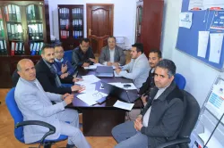 The university president chairs the website development committee meeting and affirms: “Digital transformation is a strategic choice that cannot be reversed.”