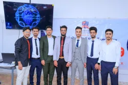 المرشد الطبي الذكي.. مشروع تقني مبتكر يجسد تميز مخرجات الجامعة الإماراتية في صناعة حلول تخدم المجتمع