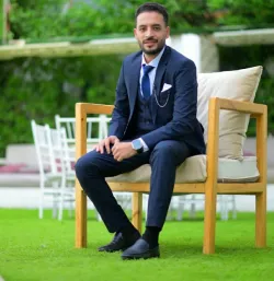 من مقاعد الجامعة إلى خدمة المجتمع في الصفوف الأولى