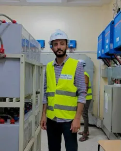 من مقاعد الجامعة إلى قيادة حلول الطاقة الذكية والأنظمة الهندسية