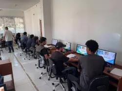 الجامعة الإماراتية الدولية تدشن دورتي «نظام التاجر» و«نظام الصراف» لتعزيز المهارات التطبيقية لطلبة المحاسبة